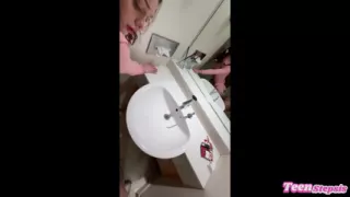 Daisy Love Fucking in a Mall Bathroom