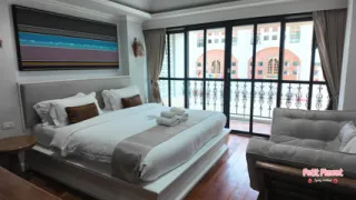 Deep Throat at Hotel in Thailand I Couple, French, Amateur