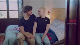 STAXUS:: Romantic surprise for my long-distance boyfriend