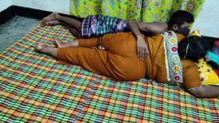 Desi chick enjoys a relaxing bath