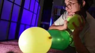 Squish and Fisting Green Crystal Balloon - Bunny Looner