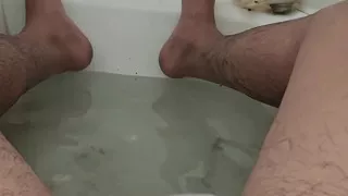Soapy Wanking in the Tub
