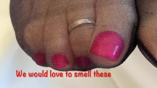 Mrs Mature Feet Teasing You All with Her Cute Toes 397