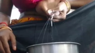 Prachi Apne dudh ka chai banake sasur ji ko piladiya