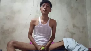 Jujut Expression Playing Solo Using Cucumbers That Have Been Hollowed Out