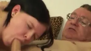 Chubby Amateur Teen Gets Big Facial After Riding Cock