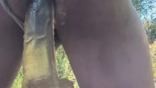 Probando mi.dildo  en mis nalgas apretadas