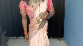 Indian hot stepmoms wearing saree last night looking so hot