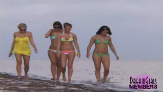 All Natural College Hotties Take Their Bikinis off