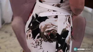 Former teacher Juliett Russo fingers her cunt