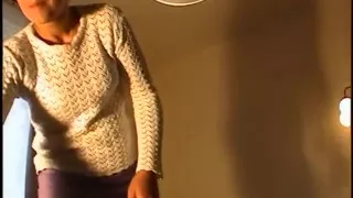 Great looking redhead fucking her pussy with fingers