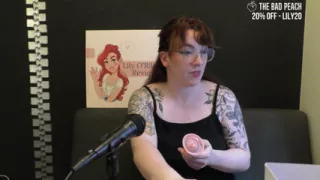 NSFW Review of the Honey Pistil Licking Vibrator From the Bad Peach