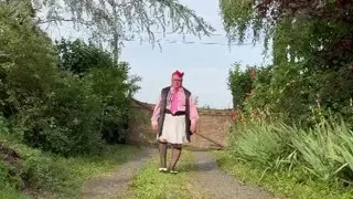 In a quick outfit with a pink blouse for an evening