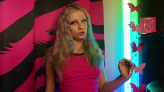 Sexy Teen Smoking a Cigarette and Shaking Her Tits!