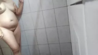 Intimate Moment in the Shower: Sharing with My Girlfriend Underwater