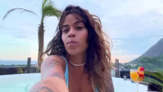 An Afternoon with Your Queen Lolah... Enjoy.