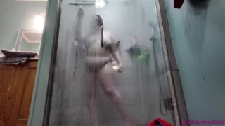 Sexy BBW Amanda Teasing in the Shower