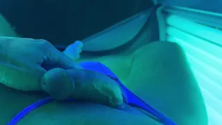Hot n horny at the tanning salon