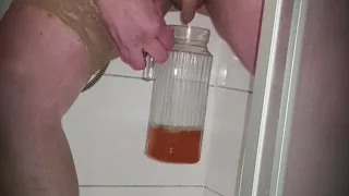 Filling glass carafe