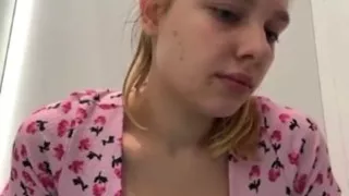 Fingering in the Public Close up
