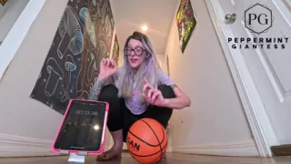 6'7 Tall Goddess One-handed Basketball Hold Challenge How Long Can These Huge Hands Dominate?
