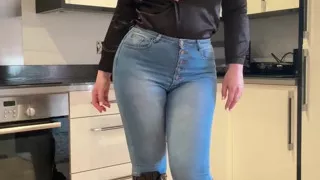 Red Lips, Tight Jeans & a Final Countdown