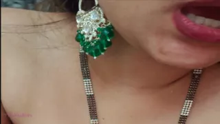 Hot Desi Indian Girl Hot Bouncing Boobs Nipples Desi Aunty Looking Beautiful Face Hot Show