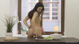 Usha Rubs Her Clit