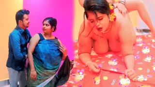 Jawan bhabhi ko piche se pakad ke chod diya