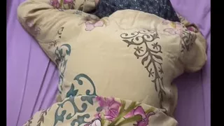 Girl in a kurung shirt invites the boss of the office to feel the pleasure of the doggy