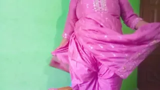 Do you have someone to put money in my pussy.