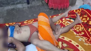 Indian desi chubby wife giving handjob