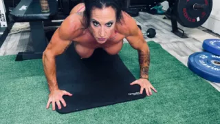 Kandy Flexes and Controls Your Load