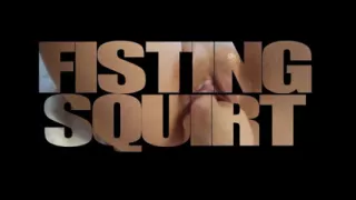 Risky Squirt on Street