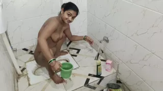 Desi Babe Full Bathroom Sex Session