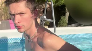 I fuck my whore in the pool and clean her