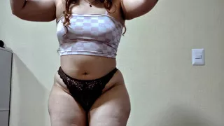 Nicole's Silly Fat Tease: Jiggling Cellulite Ass & Soft Belly Dance
