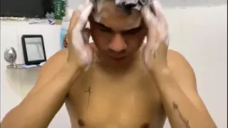 I Was in the Bath and I Got a Roll Leandroandasafe