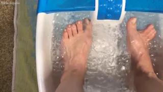 Foot Soak Toe Wiggle
