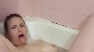 Playing with My Clit in the Bath for You!