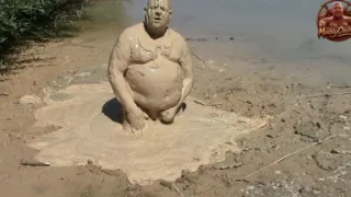 Mudbath in Creamy, Light Mud - Like Vanilla Pudding