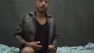 Dark-haired pauzudo masturbates