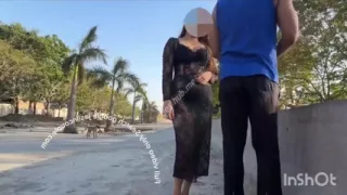 Beuatiful Bhabhi Sex with a Delevery Boy at Roadside