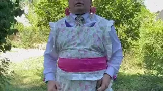 In gardener's clothes to pee on oneself