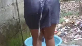 Sri Lanka House Wife Bathing Video