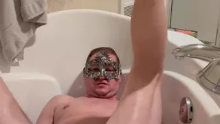 MakitHappen use water jet to clean his asshole