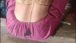 Desi Bhartiya Bihari Patni snan kar rahi hai aur Sadi bathroom mein snan slow nikalati hai  full Hindi audio mein xxx