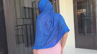 Pretty Girl Fingering Her Pussy  She Has Deepest Pussy