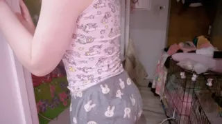 my TEEN stepSister masturbating in shower, I need to help her!