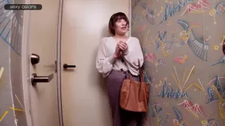 Uncensored Face Reveal. the Delivery Girl at My Door Turned Out to Be the Married Woman Living Next Door.